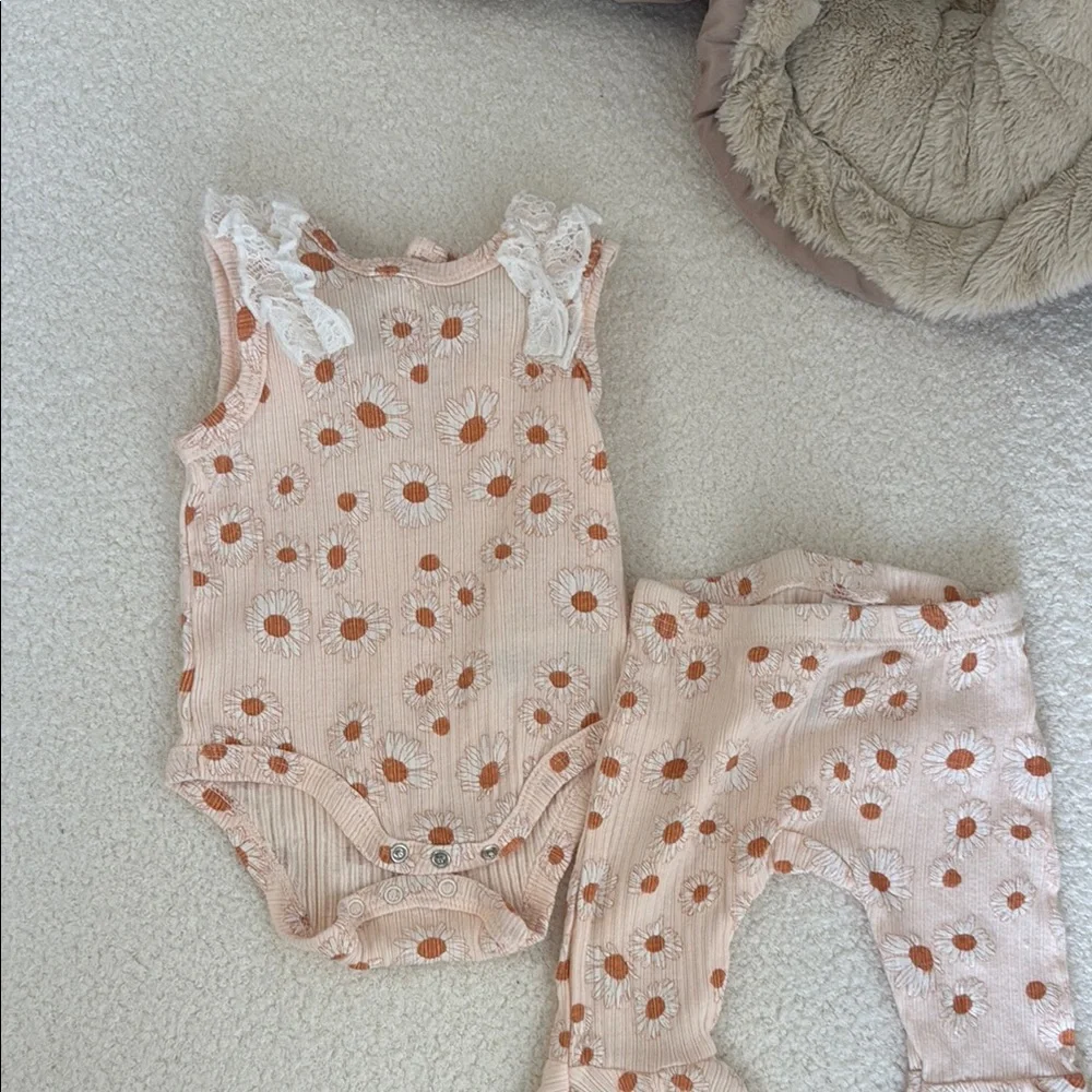 Flower flare bell bottom set - Picture 2 of 2